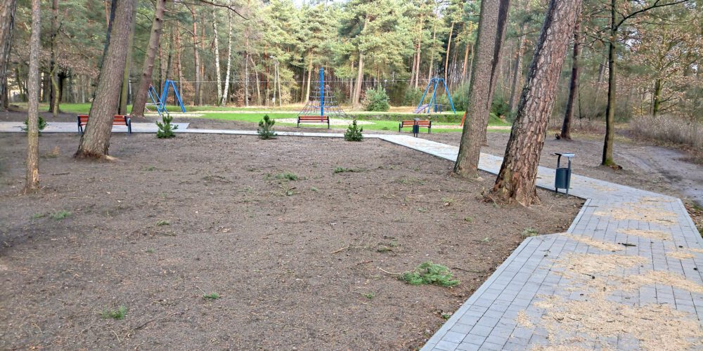 Borowo. Plac zabaw w miejscu dawnego campingu już gotowy