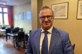 Rozmowy w Perełce – Andrzej Wyrzykowski: „Można stawiać różne „pomniki”, ale czy będą one potrzebne mieszkańcom…”