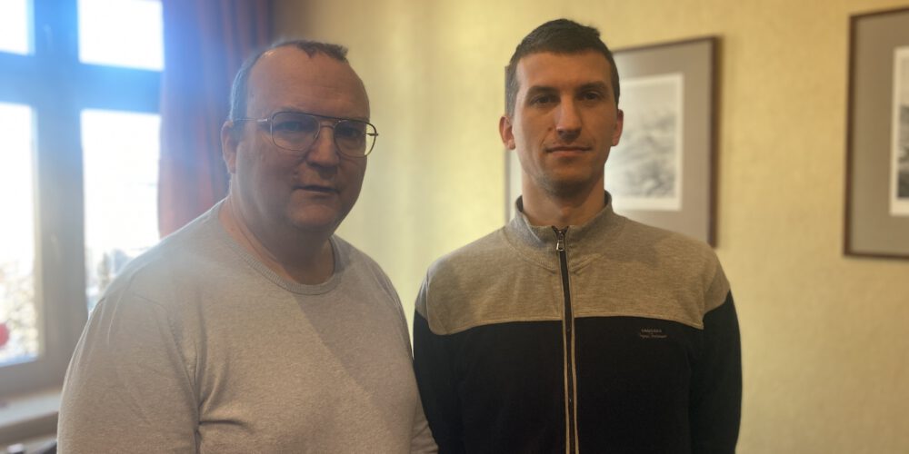 Rozmowy w Perełce – K. Osiecki i G. Powęzka ze Wspólnoty Baptystów w Kartuzach: „W kościele katolickim kapłan jest wyniesiony na piedestał…”