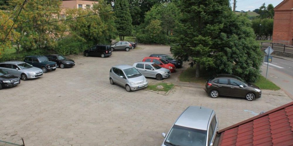Chmielno. Od dziś parking przy urzędzie wyłączony z użytkowania