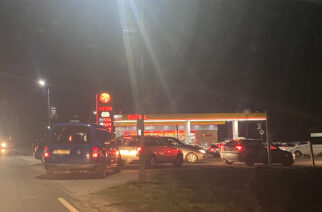 Pow. kartuski. Tłok na stacjach benzynowych.  Zobacz wideo!