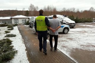 Żukowo. Zastraszał domowników, demolował mieszkanie i groził policjantom