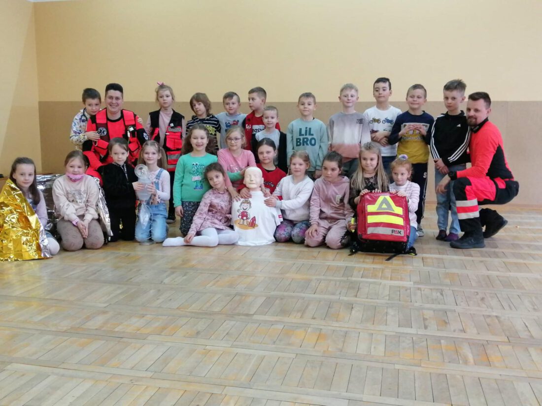 Przodkowo. Najmłodsi uczyli się udzielać pierwszej pomocy. Zobacz zdjęcia!