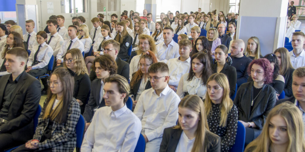 Kartuzy. Pożegnano maturzystów. Zobacz zdjęcia!