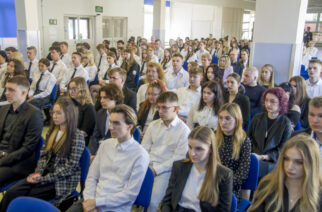 Kartuzy. Pożegnano maturzystów. Zobacz zdjęcia!