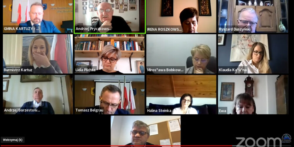 Kartuzy. Trwa sesja RM. Sauna na terenie szkoły do rozbiórki. Radny pyta, dlaczego?