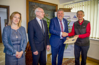 Bącz, Mirachowo. Umowa na budowę i remont dróg podpisana