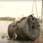 Kartuzy. Wydobyto duże elementy metalowe z J. Karczemnego. Zobacz wideo!