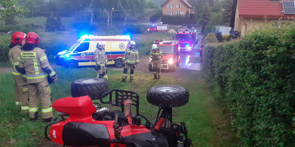 Rutki. Wypadek na quadzie. Kierujący wywrócił się na plecy