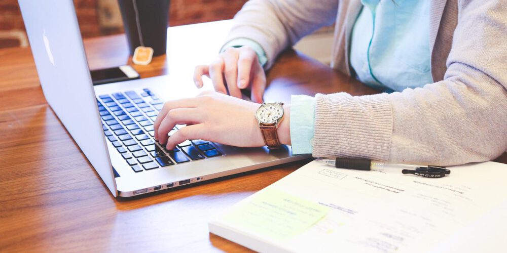 Kartuzy. 61-latka chciała zainwestować w kryptowaluty. Straciła ponad 32 tys. zł