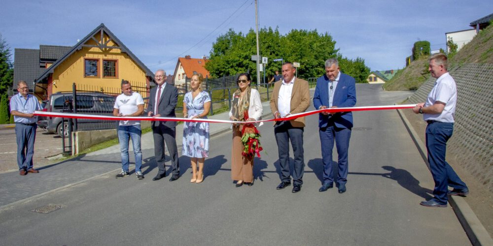 Grzybno. Oficjalnie otwarto wyremontowaną ul. Wiejską