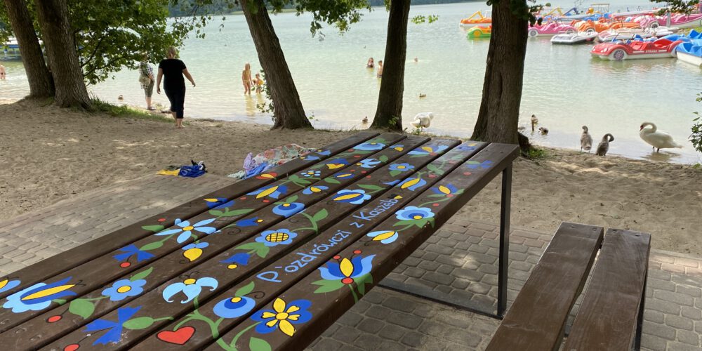 Ostrzyce. Miejscowość zdobią już barwy Kaszub