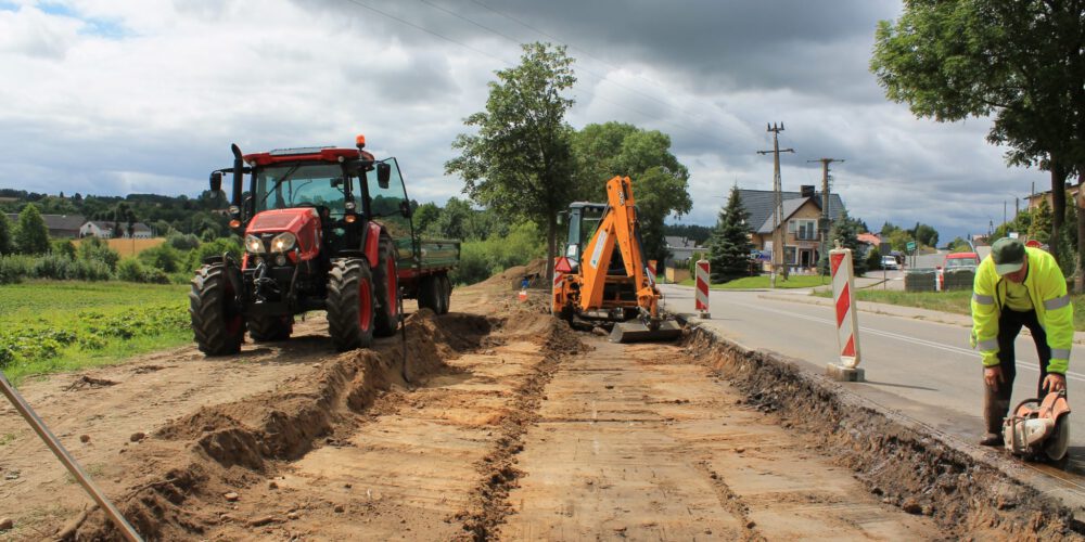 Chmielno. Powstają nowe zatoki autobusowe