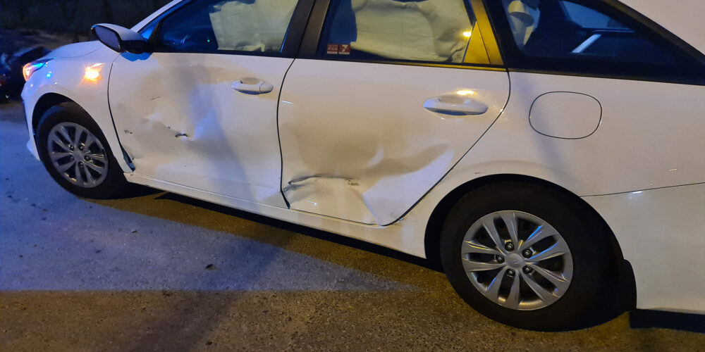 Banino. Uderzył motocyklem w osobówkę… i uciekł