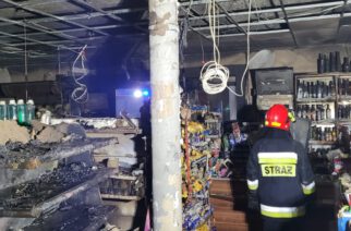 Pomieczyno. Pożar w sklepie wielobranżowym. Ogień strawił towar i wyposażenie