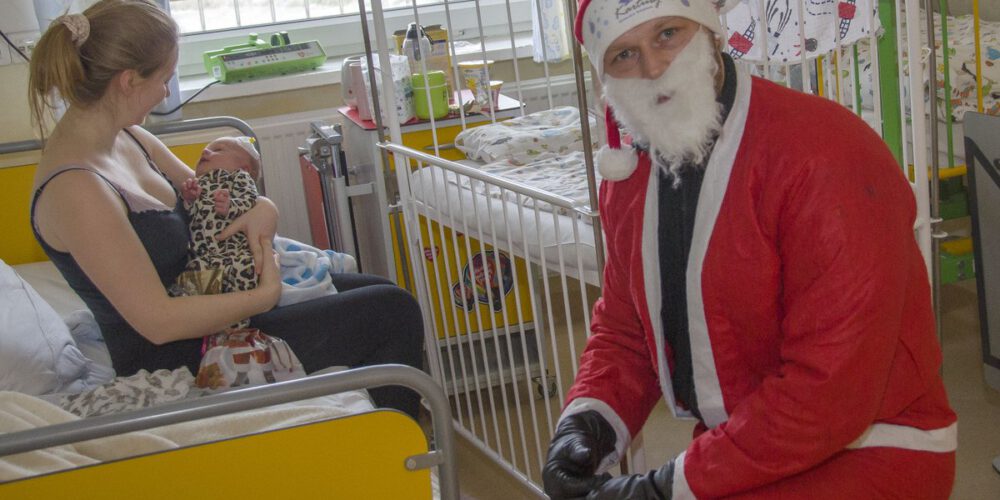 Kartuzy. Święty Mikołaj odwiedził… szpital. Zobacz zdjęcia!