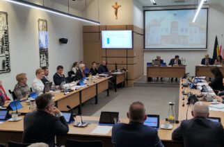Żukowo. Budżet na 2023 rok przyjęty większością głosów