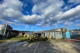 Kiełpino. Potężne straty w pożarze kurnika przy ul. Długiej