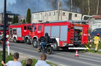 Somonino. Pożar przy ul. Wolności. Akcja gaśnicza trwa