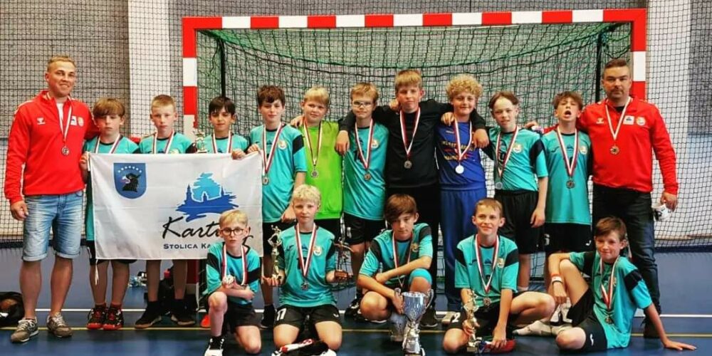 Sukces młodych kartuskich szczypiornistów