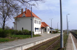 Żukowo Wschodnie. 2 pociągi na tym samym torze! Było o włos od tragedii