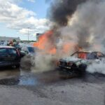 Pożar samochodów na parkingu przy lotnisku