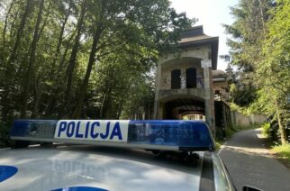 Policja przypomina o zakazie wstępu na zamek w Łapalicach