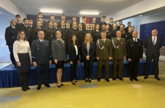 Klasy mundurowe ślubowały. Komendant Pow. Policji gościem uroczystości