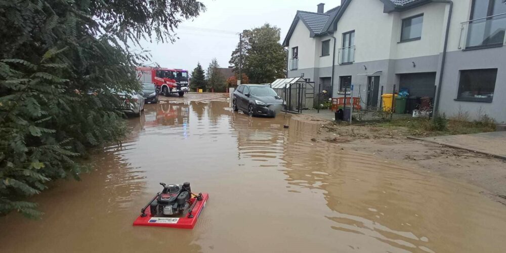 Zalane drogi w gm. Żukowo. Interweniowali strażacy