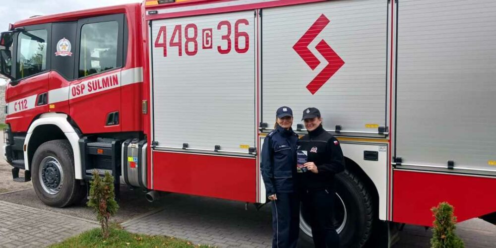 Policjanci zachęcają druhów OSP do wstąpienia w szeregi policji