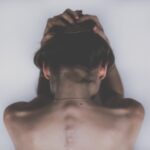 Policja radzi, jak uratować kogoś przed samobójstwem