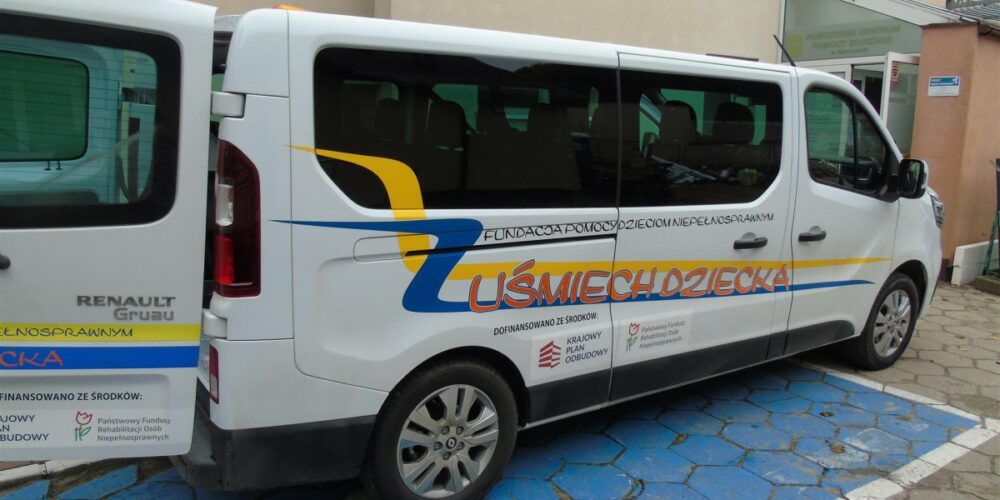 Nowe pojazdy do przewozu osób niepełnosprawnych w pow. kartuskim