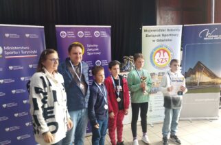 Szachiści z kartuskiej „dwójki” ze srebrnym medalem