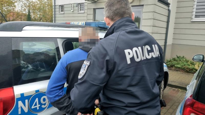 Kradli paliwo ze stacji benzynowych. Używali cudzej tablicy rejestracyjnej