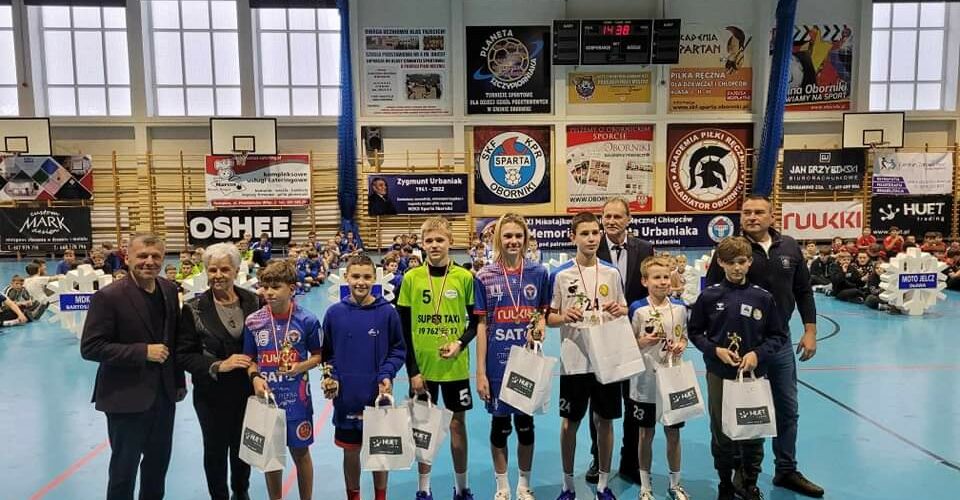 UKS BAT KARTUZY 5. w XI Ogólnopolskim Mikołajkowym Turnieju Piłki Ręcznej