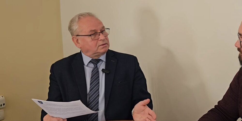 Marian Kowalewski ws. terenu po starej cegielni: „Nie możemy trzymać warty nad cudzą działką…”