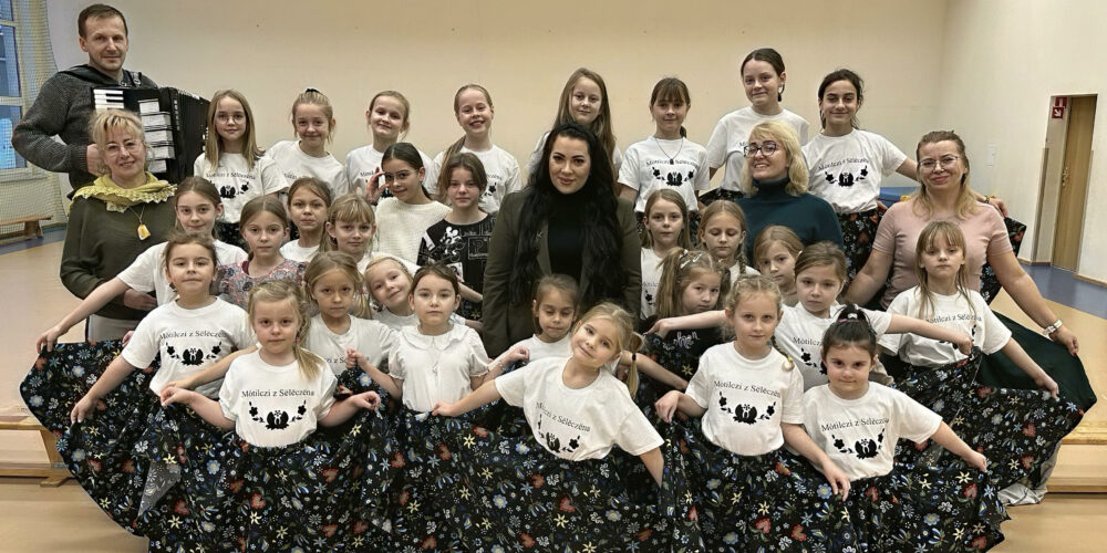 Kaszubska Influencerka nagrała kolędę z „Motylkami”