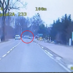 Sierakowice. Był pijany, nie miał „prawka”. Wjechał w płot posesji i został nagrany!