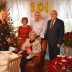 Kosz czerwonych róż dla 100-latki z Bąckiej Huty