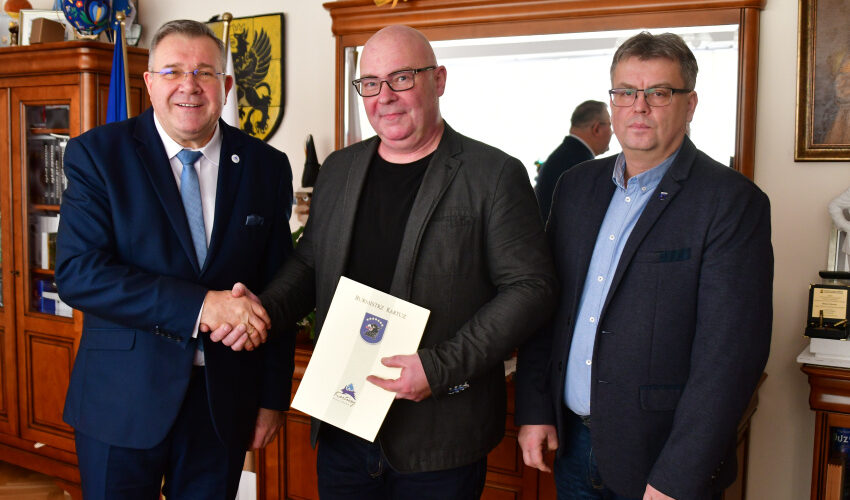 Marcin Plichta w dalszym ciągu dyrektorem Galerii Refektarz w Kartuzach