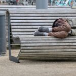 Apel policji: Nie bądźmy obojętni wobec bezdomnych, szczególnie zimą