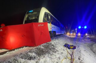 Mezowo. Tragedia na przejeździe kolejowym. Nie żyje kobieta