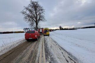 Smołdzino. Zderzenie dwóch samochodów. Na miejscu jest pogotowie