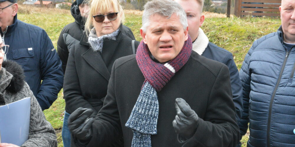 „Obwodnica kwiaciarni” tematem przewodnim pierwszej konferencji prasowej A. Bystrona