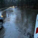 Seria podtopień w pow. kartuskim. Ul. Starowiejska w Kiełpinie ledwo przejezdna