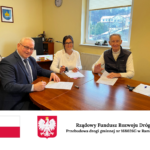 Podpisano umowę na przebudowę drogi w Ramlejach. Połączy miejscowość z Ręboszewem