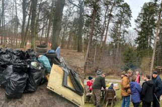 Radna Kałużna ponownie zaprasza do udziału w Sąsiedzkim Sprzątaniu Lasu